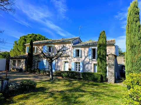   Dept 84 - Robion - Beau mas proche du village Maison - 5 pi�ce(s) - 180 m�