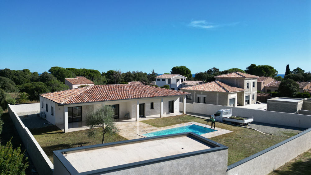 � vendre  Maison Solaro (20240)