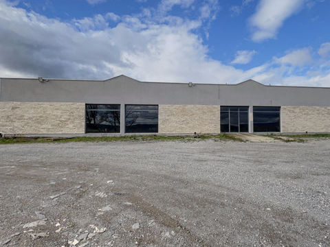 460m2 lots1+2 local commercial-Emplacement strat&eacute;gique Saint Sernin/La Chapelle sous Aubenas 460000 07200 St sernin