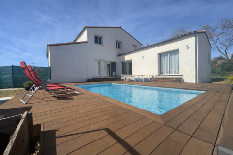   En exclusivit�, Codognan villa 147 m2 sur 630m2 avec piscine et garage, 6 chambres Maison - 7 pi�ce(s) - 147 m�