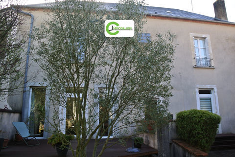   PROCHE CENTRE VILLE ET COMMODITES Maison - 5 pi�ce(s) - 156 m�