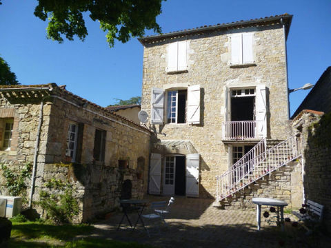   Maison de caractere de village BE du XIX�me si�cle sur 2440m2 Maison - 6 pi�ce(s) - 250 m�