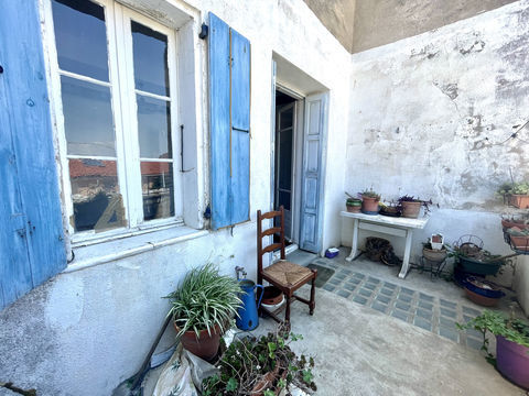   Maison de village avec combles et terrasse en plein centre de Corb�re Les Cabanes, 66130. Maison - 4 pi�ce(s) - 131 m�