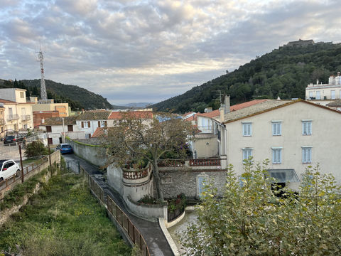   Enormes possibilit�s pour cette maison de ville ! Maison - 7 pi�ce(s) - 180 m�