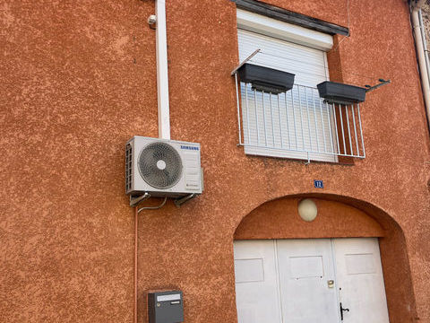   A VENDRE - VILLEMOLAQUE- MAISON T2 AVEC GARAGE - VENDUE LOU�E Maison - 2 pi�ce(s) - 55 m�