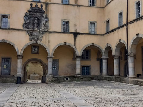   Appartement Type III ancien R�nov� Appartement - 3 pi�ce(s) - 66 m�