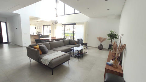   Maison de standing � vendre � IZERNORE (01580) Maison - 5 pi�ce(s) - 178 m�