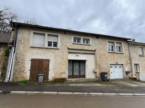   immeuble comprenant 3 appartements Appartement - 11 pi�ce(s) - 218 m�