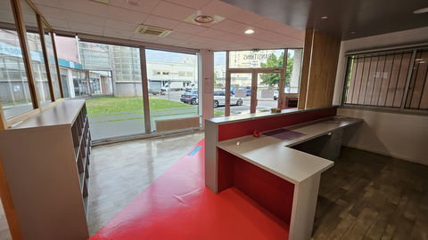 Local commercial ou bureaux / Vitrine RDC / XAVIER MARMIER 1178 25000 Besancon