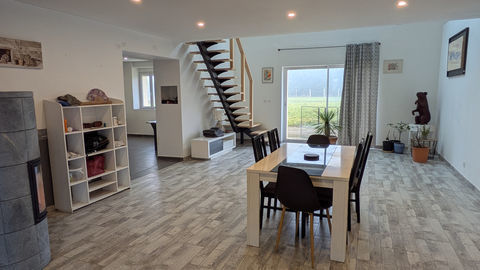   Maison r�nov� 145m2 avec terrain 6750m2 et d�pendance Maison - 4 pi�ce(s) - 145 m�