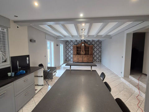   Appartement lumineux avec grande terrasse - Proche Besan�on Appartement - 3 pi�ce(s) - 92 m�