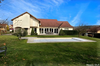  Maison � vendre 9 pi�ces 274 m�