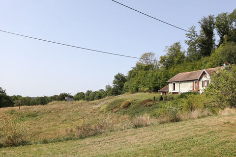   Propri�t� avec plan d'eau et vaste terrain   secteur La Chapelle Le Corbusier, Ronchamp Maison - 4 pi�ce(s) - 80 m�