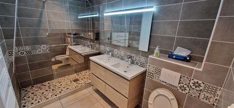   2 logements / 121m2 : Duplex T4 + RDC am�nag� en appartement Appartement - 3 pi�ce(s) - 76 m�