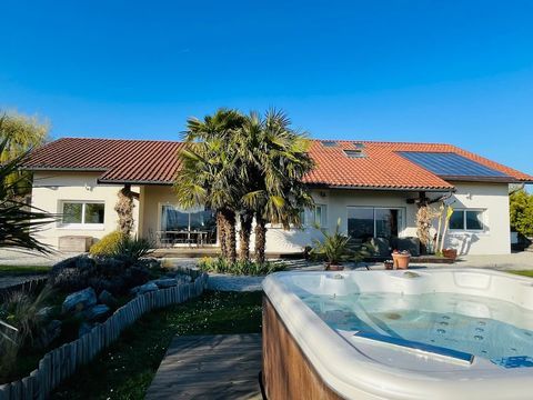   Superbe villa avec vue d�gag�e et grand terrain Villa - 8 pi�ce(s) - 242 m�