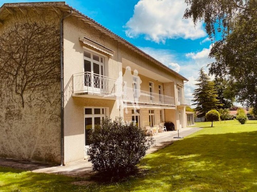 � vendre  Villa La Couronne (16400)