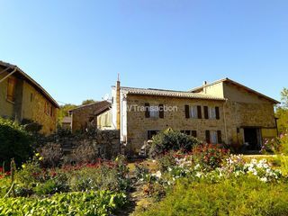  Maison � vendre 15 + pi�ces 335 m�