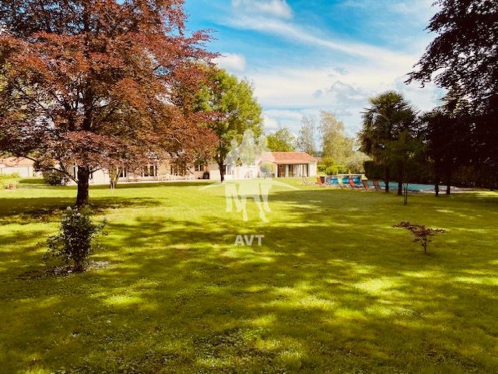 � vendre  Villa La Couronne (16400)