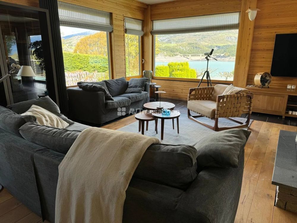 � vendre  Villa Savines-le-Lac (05160)