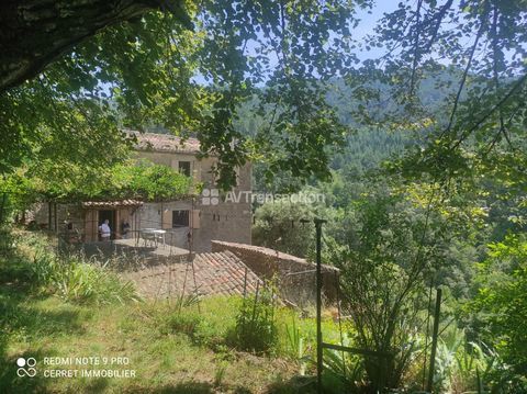   PROPRI�T� EN PIERRES SUR 13 HECTARES Maison - 9 pi�ce(s) - 146 m�