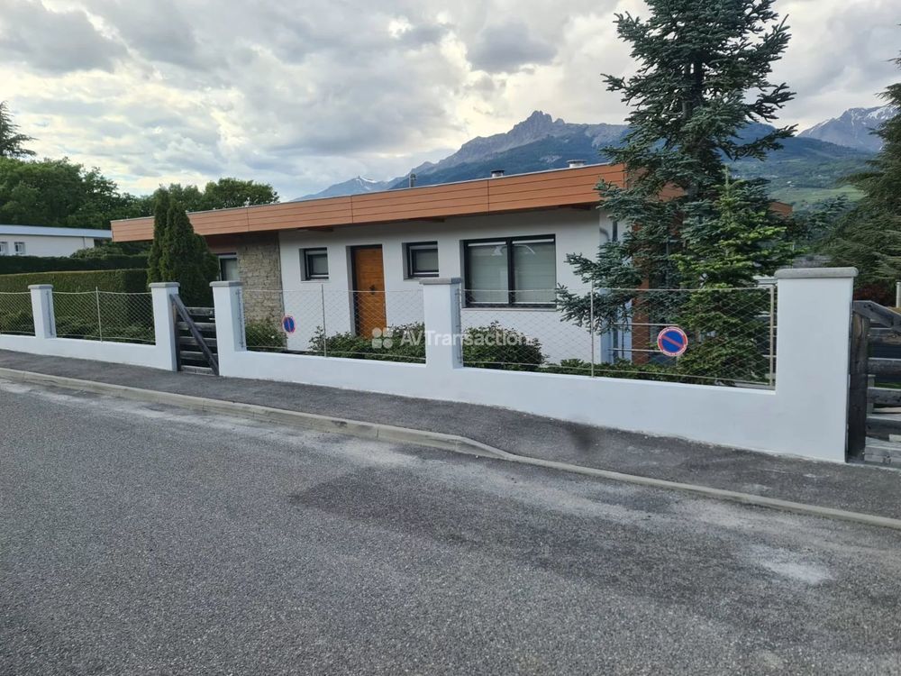 � vendre  Villa Savines-le-Lac (05160)