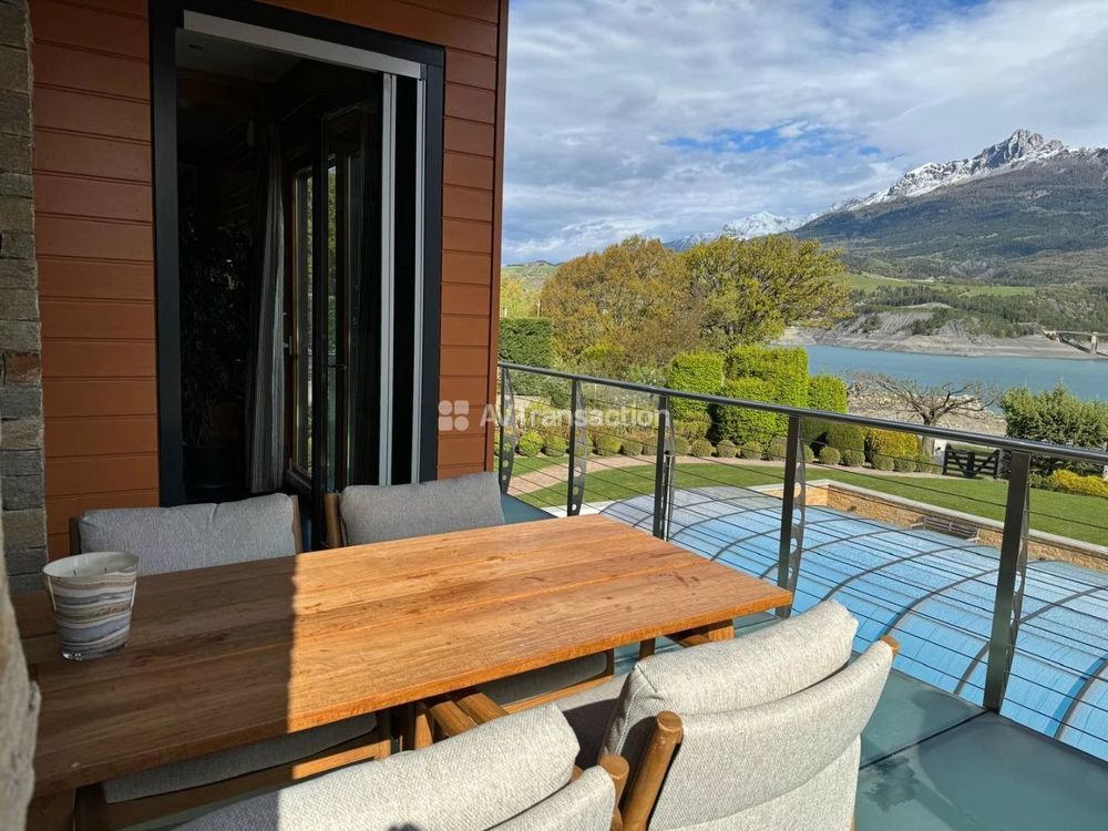 � vendre  Villa Savines-le-Lac (05160)