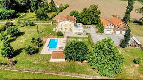   Propri�t� de caract�re avec d�pendances et piscine � 872 000 � Villa - 14 pi�ce(s) - 480 m�