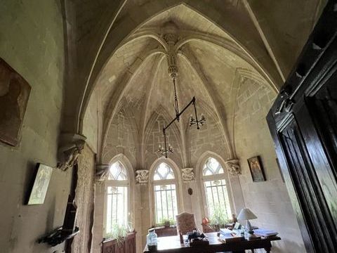   A vendre ,  Chaufour -l�s -Bonni�res (  78270 ) , chateau  755 m2 habitables , 28 pi�ces , 12 chambres , terrain 268 000 m2 Propri�t�/ch�teau - 15 + pi�ce(s) - 756 m�