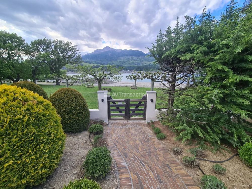 � vendre  Villa Savines-le-Lac (05160)