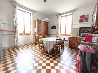  Propri�t�/ch�teau � vendre 7 pi�ces 200 m�