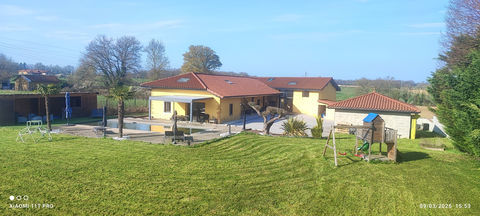   Magnifique corps de ferme enti�rement r�nov�   300 m2 de charme et de prestations haut de gamme Propri�t�/ch�teau - 7 pi�ce(s) - 300 m�