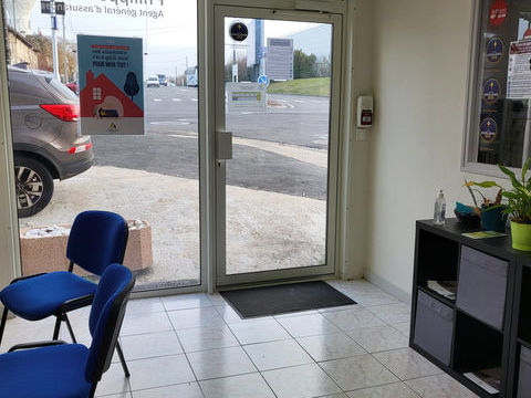 A LOUER BUREAUX AGENCE SUR AXE PASSANT 831 86000 Poitiers