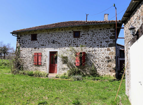   PRESIGNAC (87) - Propri�t� � r�nover avec maison, b�timents, et terrain de 6000m2 ! Propri�t�/ch�teau - 4 pi�ce(s) - 95 m�