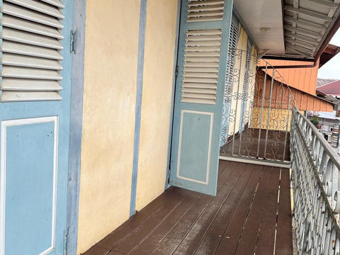   T4 de 97 m2 � CAYENNE 