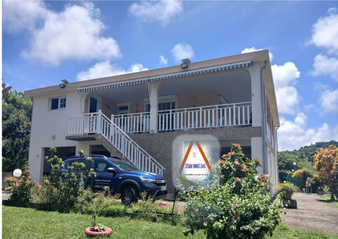   SAINTE-MARIE-  Maison T5 avec terrain de 2520 m2 Maison - 5 pi�ce(s) - 110 m�