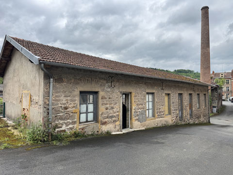 Entrepôt 270 m2 sur 2 niveaux 49900 69550 Amplepuis