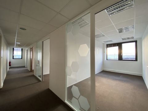Bureaux - A LOUER - 303 m&sup2; non divisibles 4545 94220 Charenton le pont