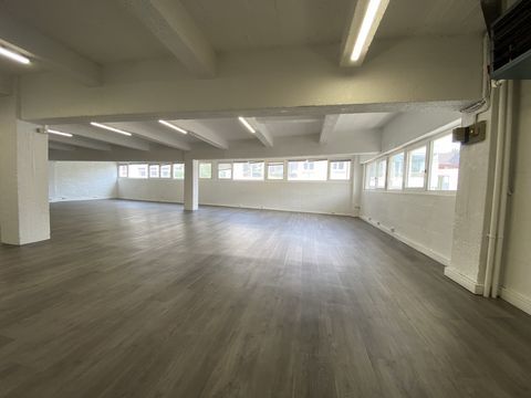 Bureaux - A LOUER - 734 m&sup2; divisibles &agrave; partir de 175 m&sup2; 11802 93100 Montreuil