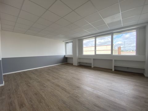 Bureaux - A LOUER - 65 m&sup2; non divisibles 1400 93110 Rosny sous bois