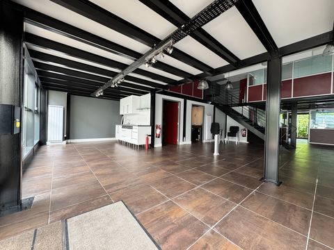 Bureaux - A LOUER - 251 m&sup2; non divisibles 4000 94200 Ivry sur seine