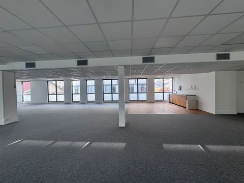 Bureaux - A LOUER - 585 m&sup2; divisibles &agrave; partir de 175 m&sup2; 13172 93100 Montreuil