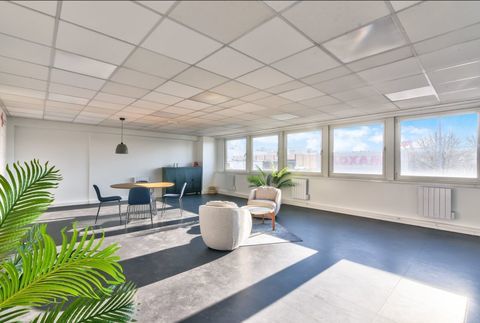 Bureaux - A LOUER - 535 m&sup2; divisibles &agrave; partir de 95 m&sup2; 4754 93600 Aulnay sous bois