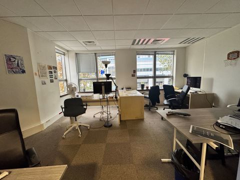 Bureaux - A VENDRE - 331 m&sup2; non divisibles 1193400 93100 Montreuil