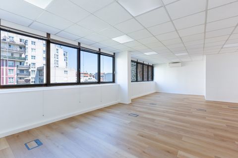 Bureaux - A LOUER - 258 m&sup2; divisibles &agrave; partir de 17 m&sup2; 4650 93100 Montreuil