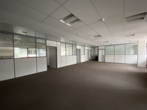 Bureaux - A LOUER - 1&nbsp;907 m&sup2; divisibles &agrave; partir de 346 m&sup2; 28619 94200 Ivry sur seine