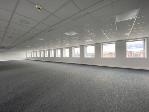 Bureaux - A LOUER - 427 m&sup2; non divisibles 6419 94200 Ivry sur seine