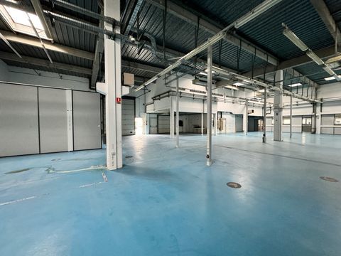 Locaux d'activit&eacute; - A LOUER - 779 m&sup2; non divisibles 11685 94200 Ivry sur seine