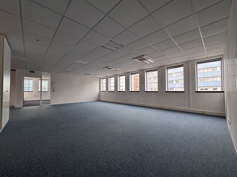 Bureaux - A LOUER - 370 m&sup2; non divisibles 5550 93100 Montreuil
