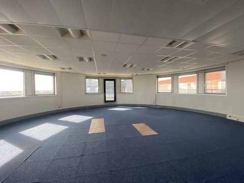 Bureaux - A LOUER - 287 m&sup2; non divisibles 3229 93160 Noisy le grand