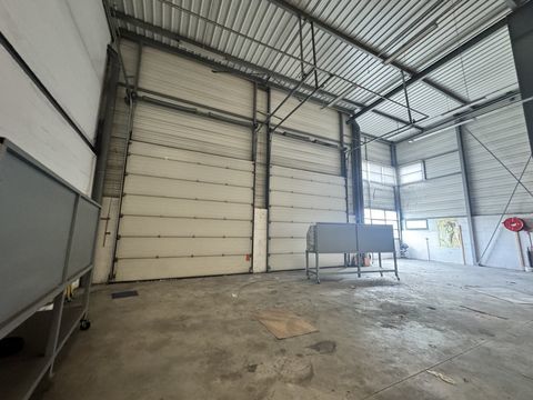 Locaux d'activit&eacute; - A LOUER - 559 m&sup2; non divisibles 8385 93400 Saint ouen